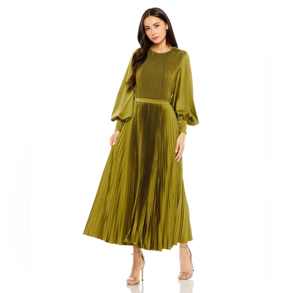 Ieena Mac Duggal Green Long Sleeve High Neck Pleated Gown Bishop Sleeves 6 NWT